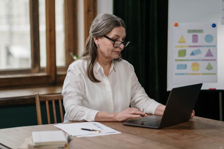 Best LinkedIn Learning Courses to Bridge Your Career Pivot After 50