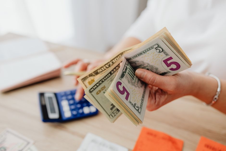 How to Use Affiliate Marketing to Supplement Consulting Income After 50