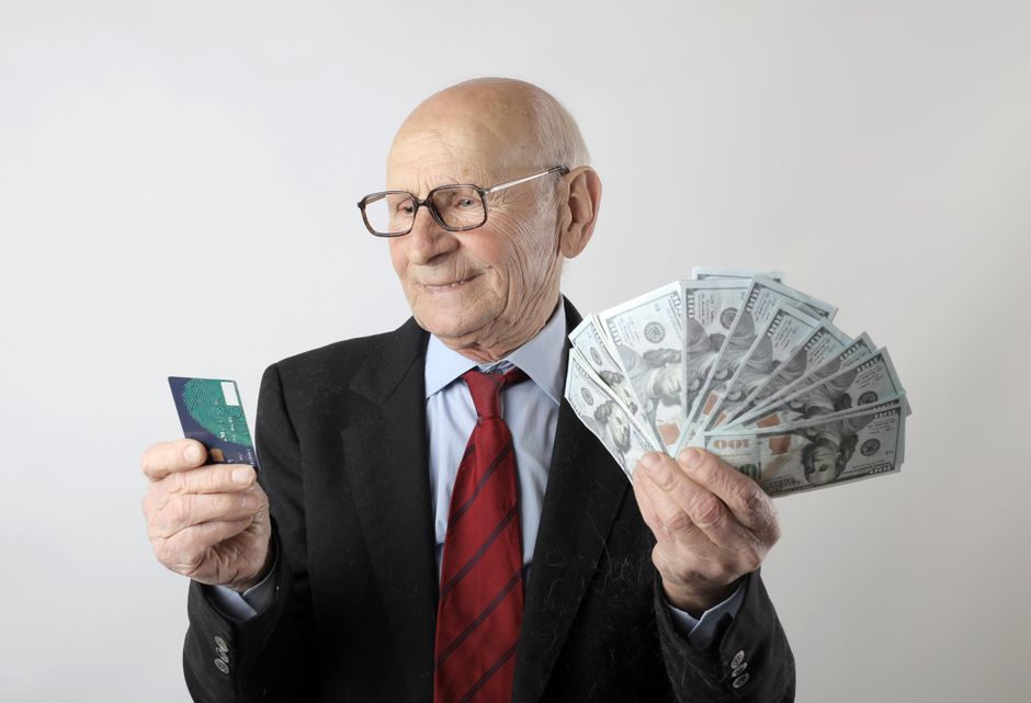 How to Build a Retirement Cash Reserve With a High-Yield Banking App