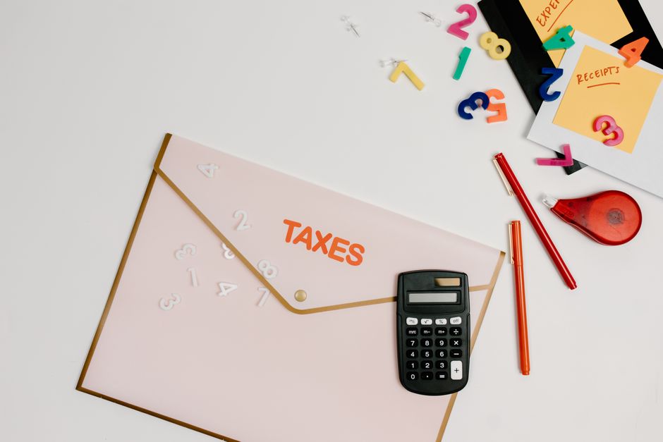 How to Structure Your Side Business to Avoid Surprise Tax Bills While Still Employed