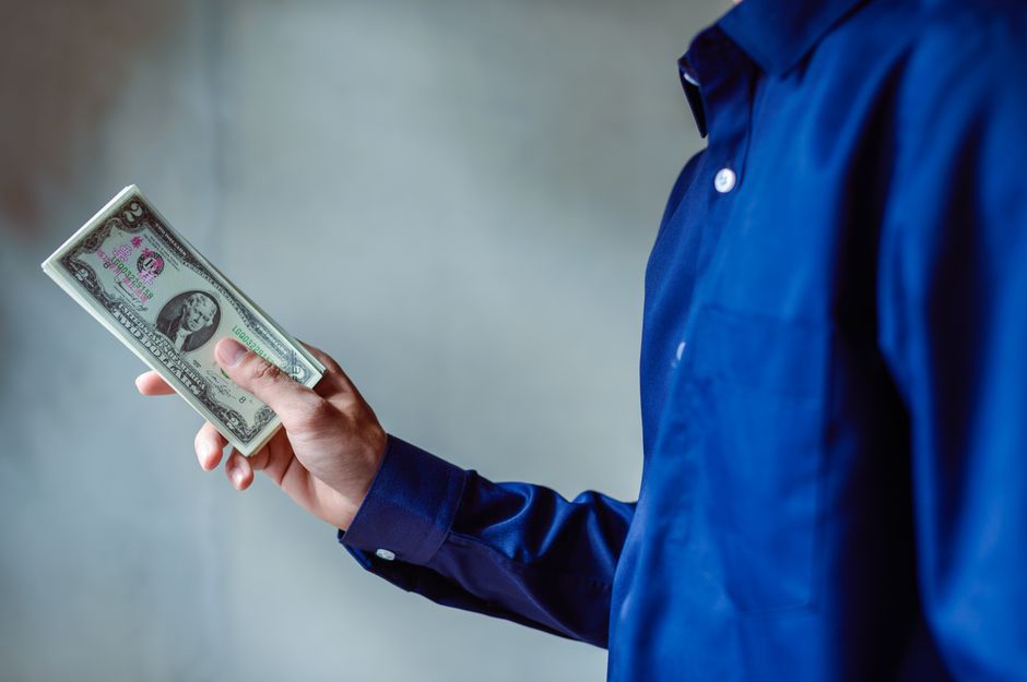 How AI Is Reshaping Mid-Career Salaries in 2026